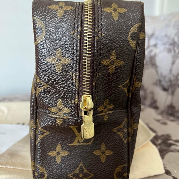 Authentic Louis Vuitton Trouse 28 - Picture 2 of 4